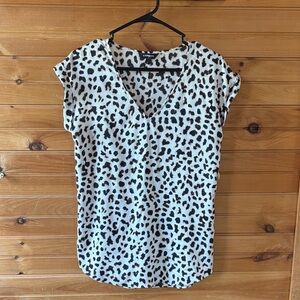 Express White V-Neck Leopard Print Blouse